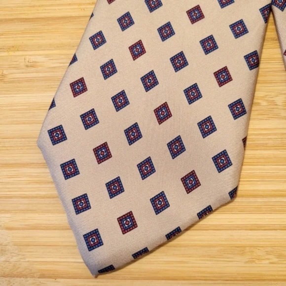 3/$25 Patrick James Silk Pattern Tie - Picture 2 of 5